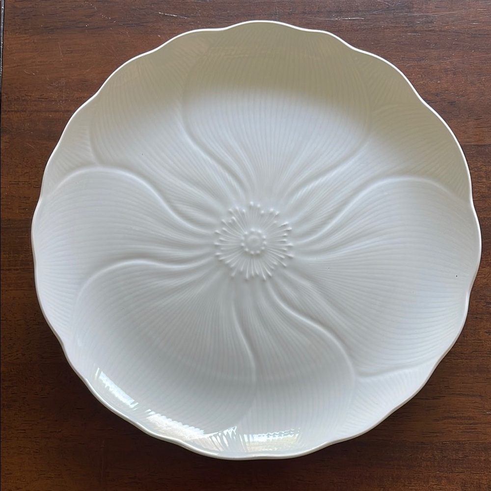 Mikasa White Magnolia Floral Plate Spring collection